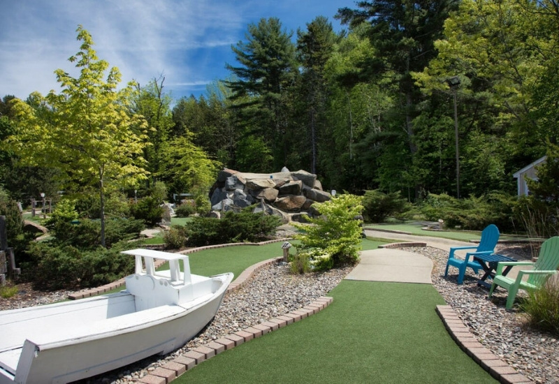 outdoor course at Golfer's crossing mini-golf next to Country Inn at Camden Rockport