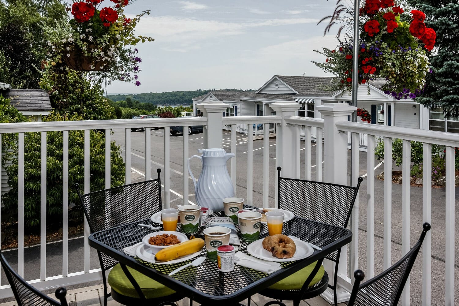 hotel with free breakfast near best trails for hiking Rockland Maine